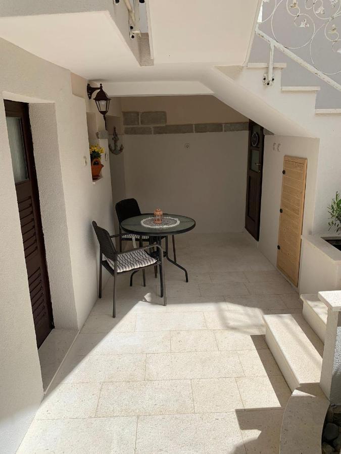 Karmelita'S Place -Studio Sibenik Ngoại thất bức ảnh