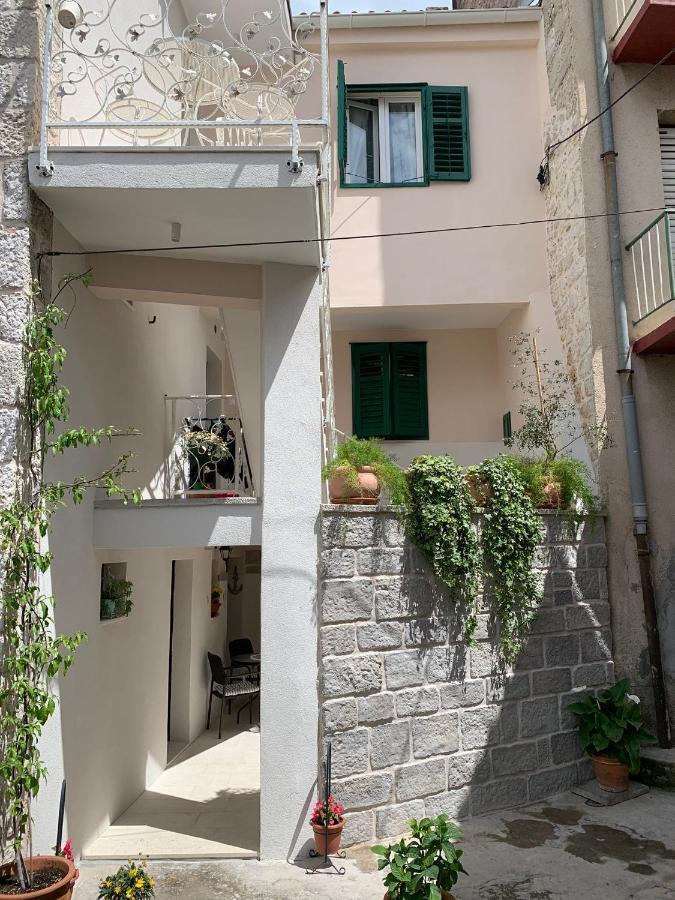 Karmelita'S Place -Studio Sibenik Ngoại thất bức ảnh